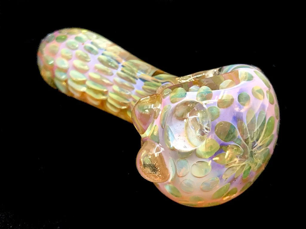 Floating Gold Dots Pipe